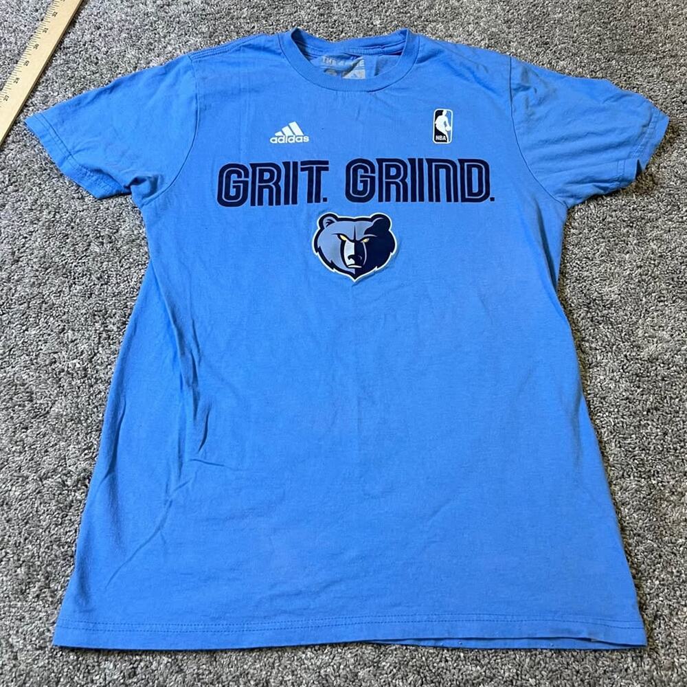 Adidas NBA Memphis Grizzlies Grit N Grind Women’s Graphic T-Shirt size Small